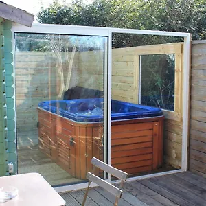 Petit Chalet Climatisé Avec Jacuzzi Privé Le Beausset